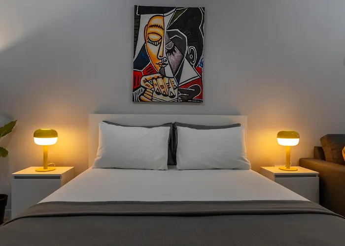 Modern Apartment 305