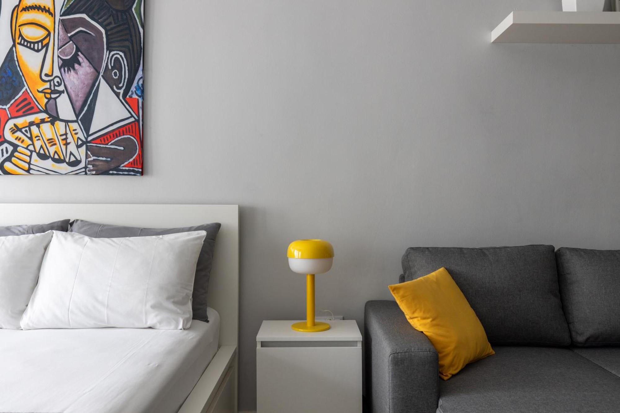 Modern 305 Apartment *